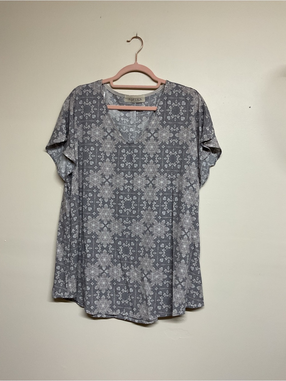 Haptics Gray Short-Sleeve V-Neck Tile-Print Tee
